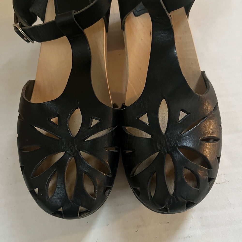 Swedish Hasbeens clog wedge sandals leather uppers floral cutout EU 38 - Picture 2 of 9